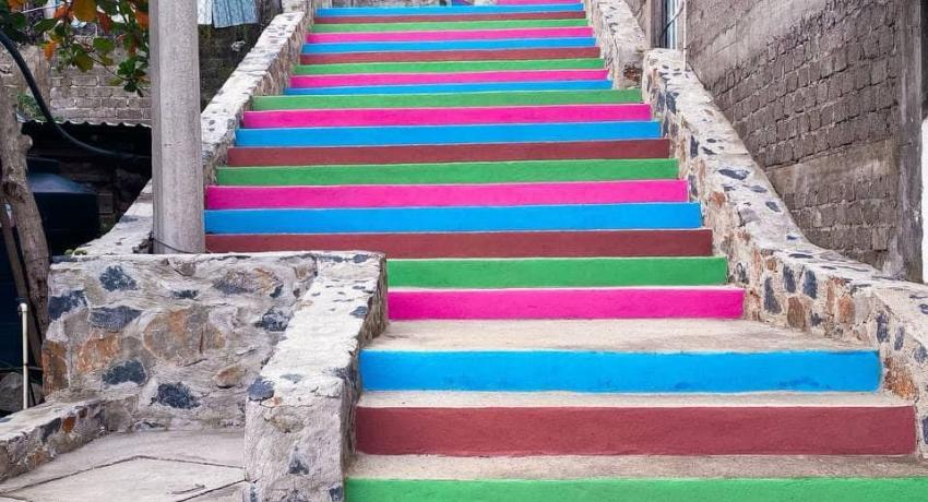 Gobierno de Jorge Sánchez Allec impulsa avance en la colonia  Convergencia con nuevo andador