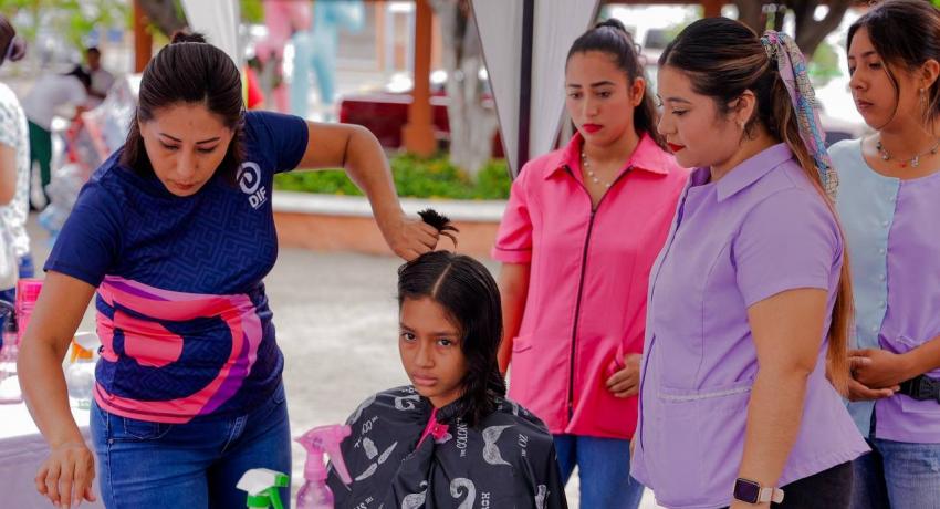 Un éxito la campaña Trenzando Amor coordinada por el DIF Municipal que preside Lizzete Tapia Castro.