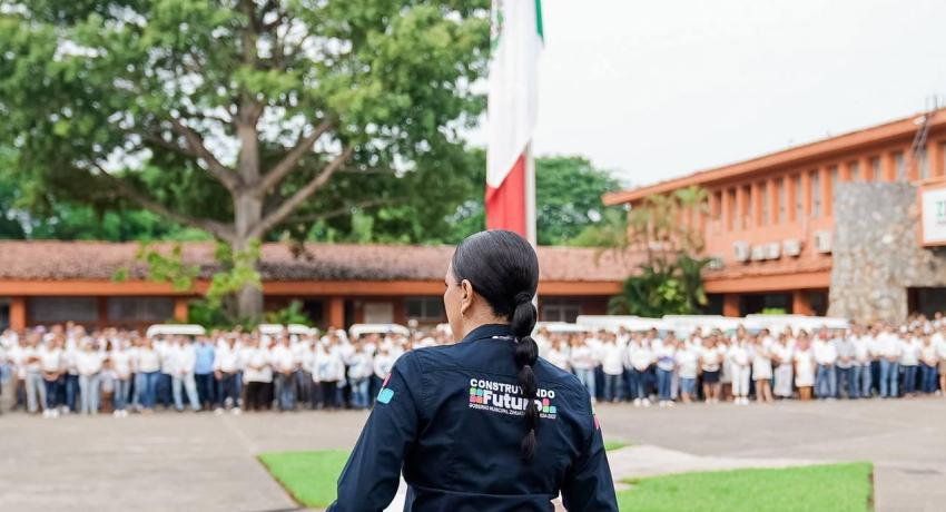 Presidenta Lizette Tapia Castro fortalece trabajo de áreas municipales con más equipamiento.