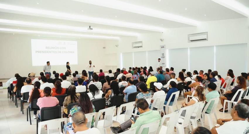 Más de 100 líderes de colonia reiteran su respaldo a la presidenta Lizette Tapia Castro.