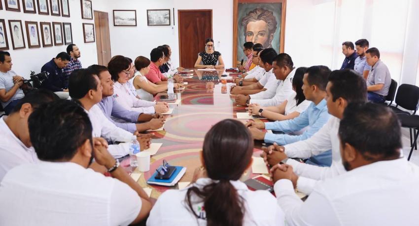 Se entregan nombramientos a titulares de diferentes áreas del Gobierno de Zihuatanejo