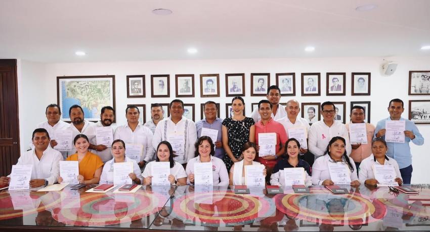 Se entregan nombramientos a titulares de diferentes áreas del Gobierno de Zihuatanejo