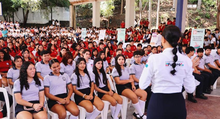Encabeza Lizette Tapia Castro el inicio del ciclo de conferencias "Construyendo Salud Mental", como parte de las actividades por el Día Mundial de la Salud Mental.