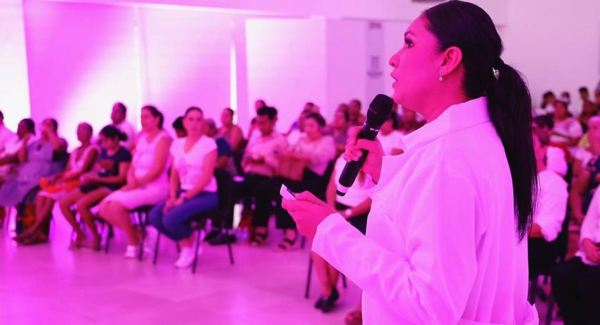 Encabeza Lizette Tapia Castro actividades del mes rosa.