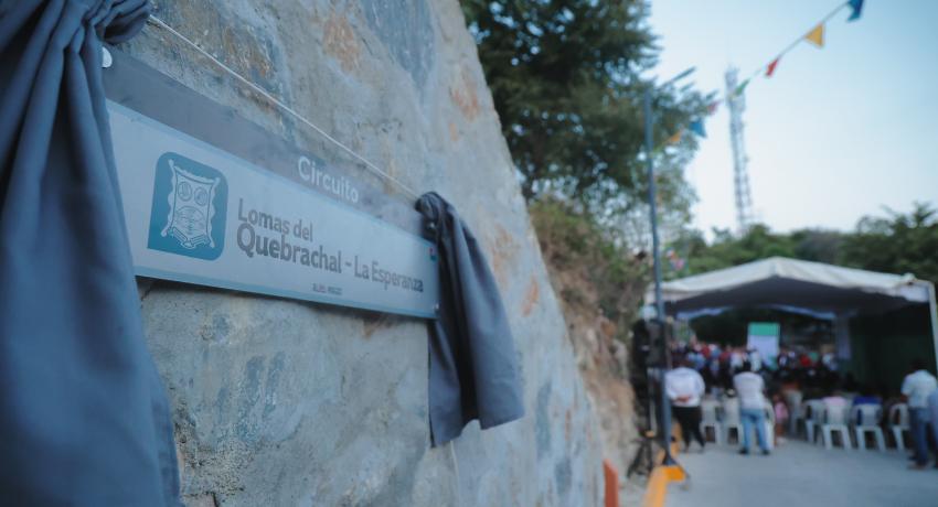 Lomas del Quebrachal recibe calle pavimentada
