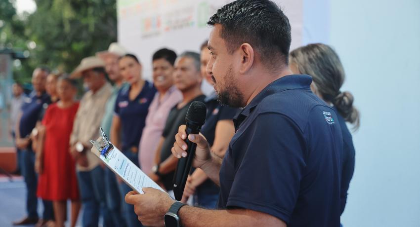 Entrega Lizette Tapia Castro espacio público y deportivo en el Fraccionamiento Ayocuan