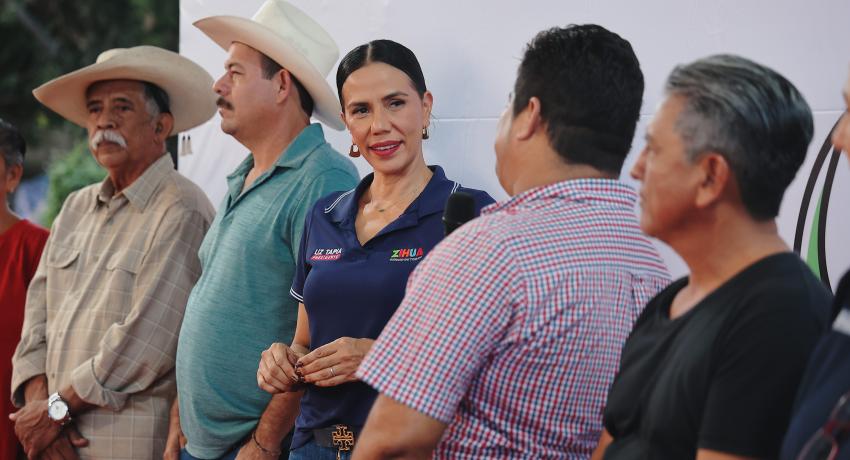 Entrega Lizette Tapia Castro espacio público y deportivo en el Fraccionamiento Ayocuan