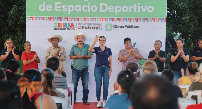 Entrega Lizette Tapia Castro espacio público y deportivo en el Fraccionamiento Ayocuan