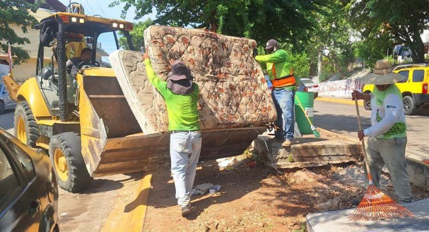 Dirección de Servicios Públicos mantiene la limpieza en puntos de recolección para evitar focos de infección y conservar un Zihua Limpio.