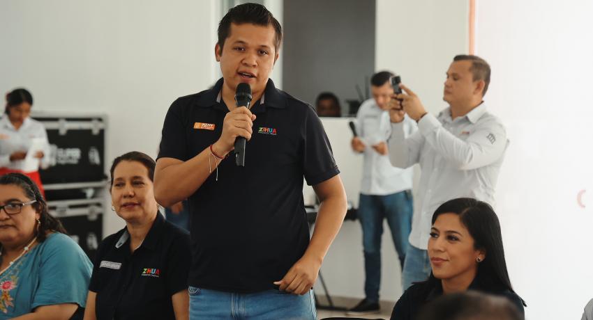 Toma protesta el nuevo Cabildo Juvenil de Zihuatanejo.