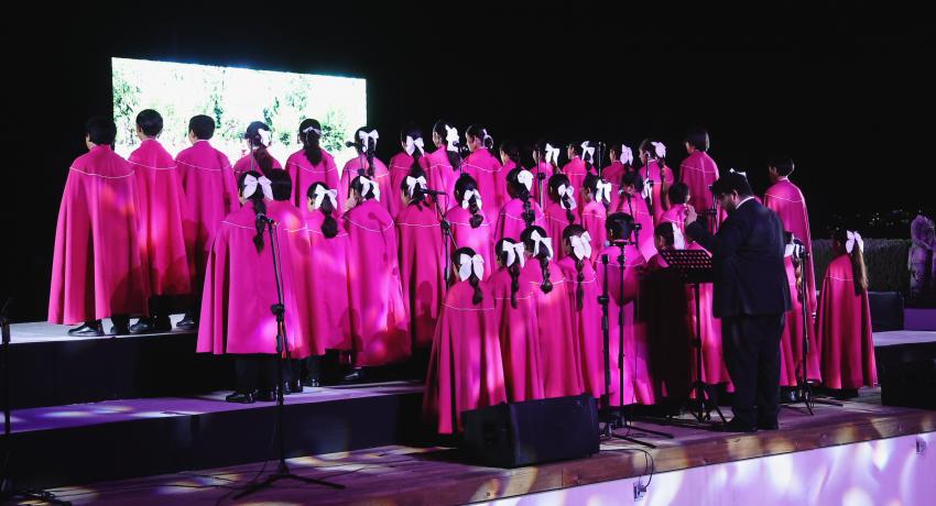 Espectacular presentación de los Niños Cantores de Morelia en el Partenón.