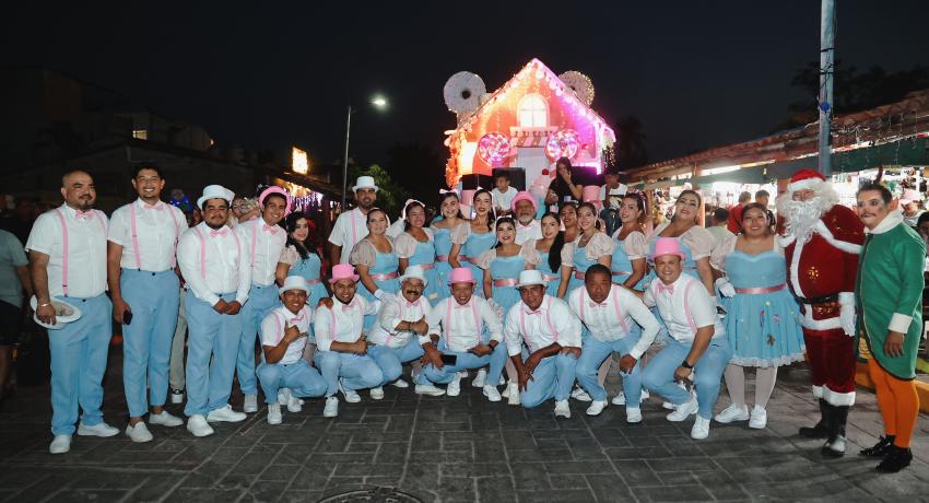 Ixtapa Zihuatanejo se llena de magia con el espectacular Desfile Navideño 2025