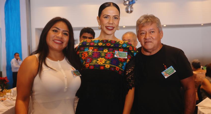 Lizette Tapia Castro convive con jubilados y pensionados de la Costa Grande