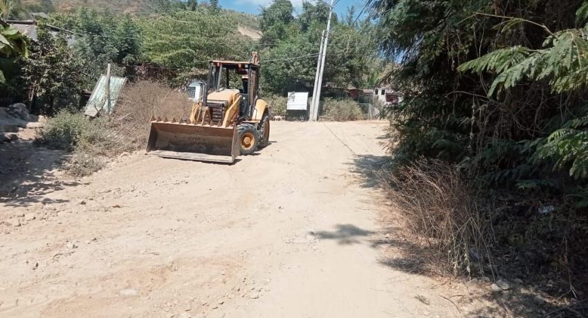 Gobierno Municipal de Zihuatanejo realiza rastreo de calles en colonias de Zihuatanejo.