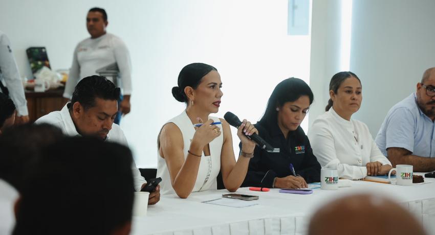 Gobierno de Lizette Tapia Castro anuncia primer arribo importante de turismo de crucero a Zihuatanejo
