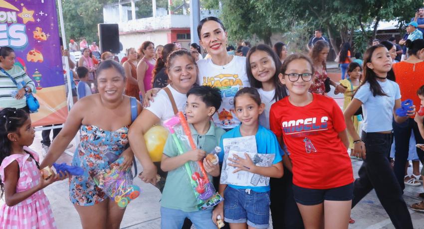 La magia de los Reyes Magos invadió las colonias Aeropuerto y Coacoyul.
