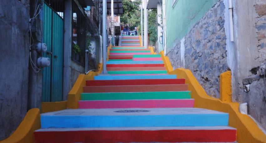 Con nuevas y útiles obras sigue la mejora de Zihuatanejo