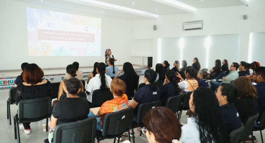 Gobierno de la presidenta Lizette Tapia Castro impulsa perspectiva de género entre trabajadores municipales