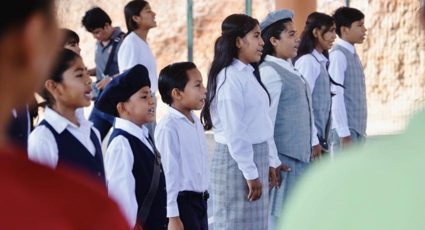 Presidenta Lizette Tapia Castro regresa a la escuela Nueva Manitoba y lleva apoyos para más de 130 alumnos.