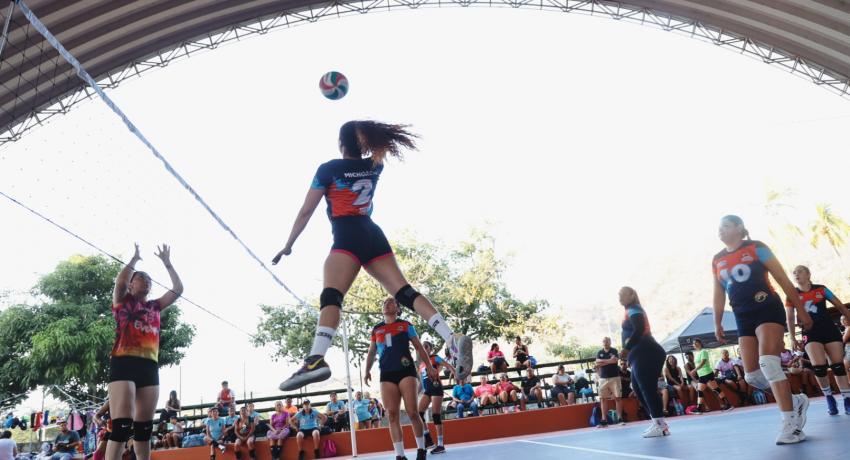 Mantiene Zihuatanejo el liderazgo en la actividad turístico-deportiva