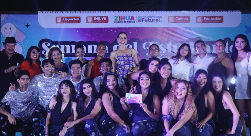 Culmina la Semana del Estudiante en Zihuatanejo