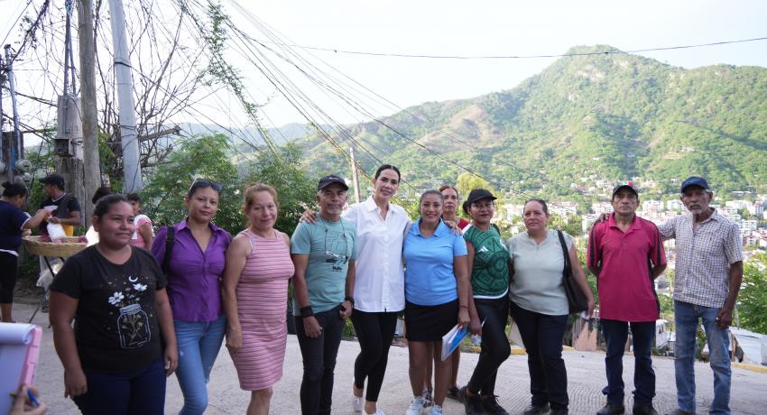 Banderazo de arranque de obra de electrificación en las colonias Paraíso Amate y Jorge Allec