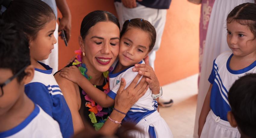 Lizette Tapia inaugura aulas y sanitarios en el jardín de niños Estanislao Barreto Martínez