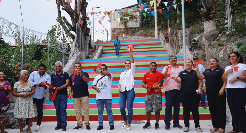 Lizette Tapia Castro entrega obra que mejora la movilidad en la colonia Nuevo Amanecer