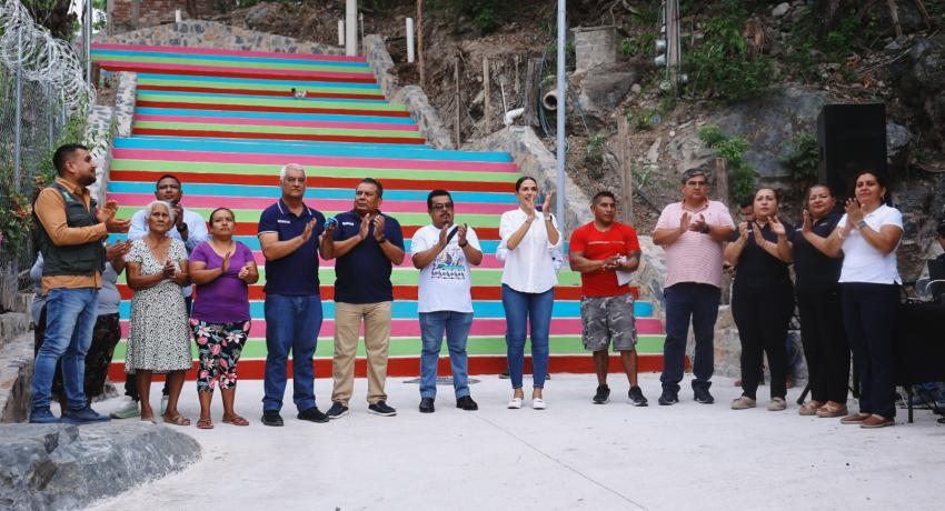 Lizette Tapia Castro entrega obra que mejora la movilidad en la colonia Nuevo Amanecer