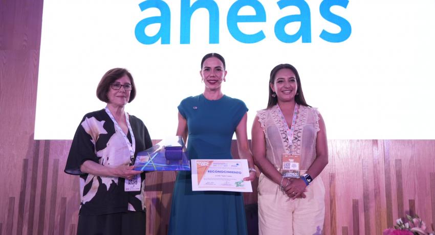En evento nacional de ANEAS, presidenta Lizette Tapia Castro destaca avances en materia de agua potable en Zihuatanejo
