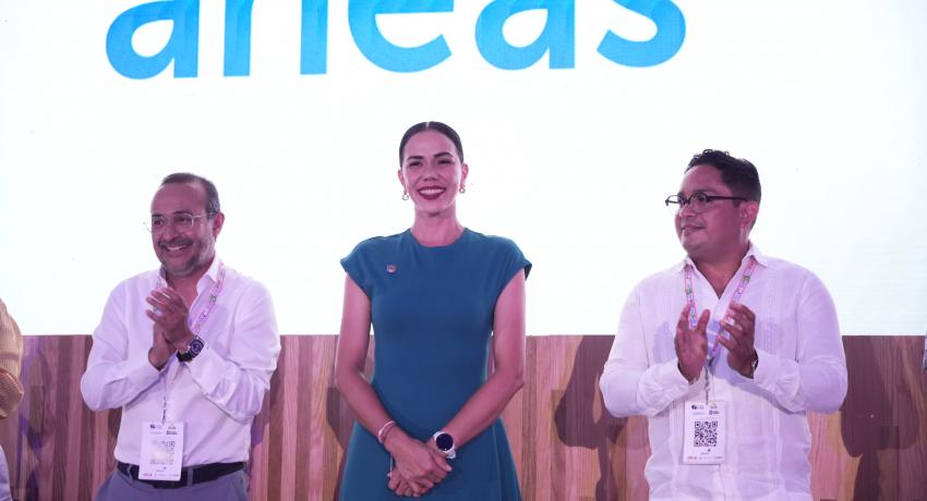 Lizette Tapia Castro inaugura el Encuentro Nacional de Áreas Técnicas y Comerciales