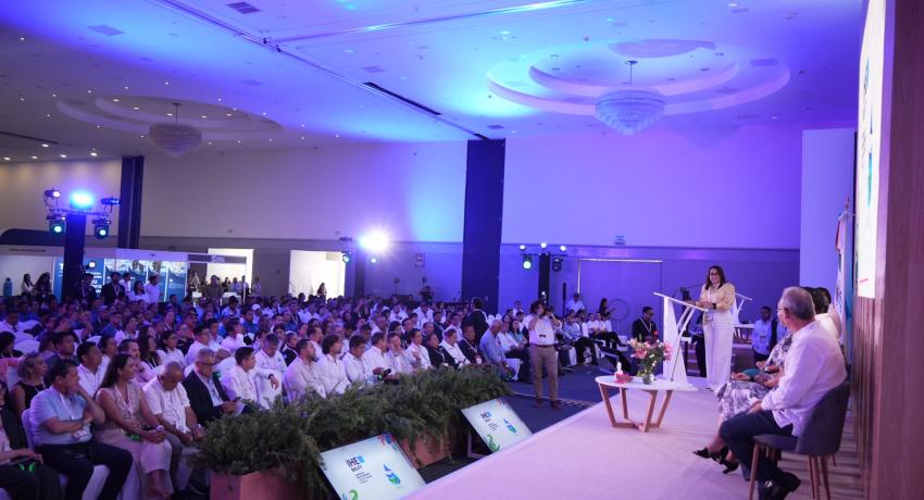 Lizette Tapia Castro inaugura el Encuentro Nacional de Áreas Técnicas y Comerciales