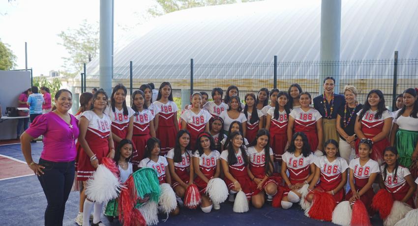 Presidenta Lizette Tapia Castro entrega espacio deportivo a la escuela secundaria técnica 186