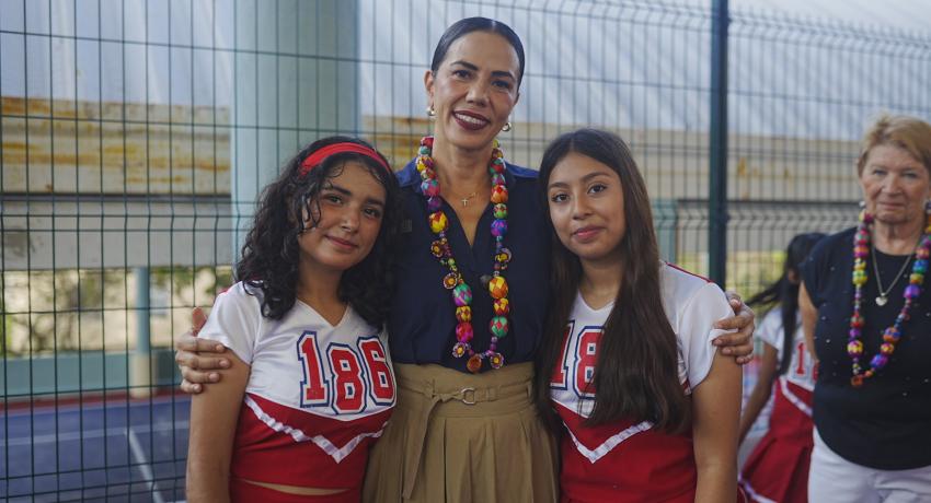 Presidenta Lizette Tapia Castro entrega espacio deportivo a la escuela secundaria técnica 186