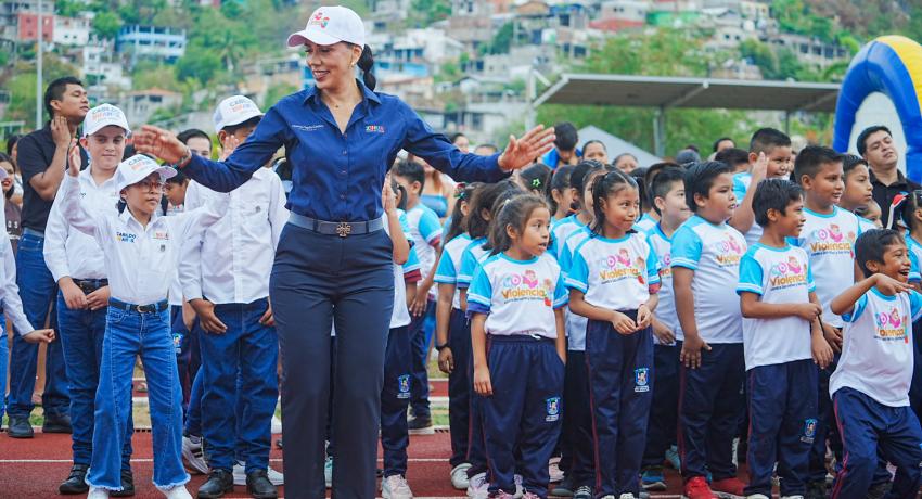 Gobierno de Zihuatanejo realiza Rally por la Paz a favor de las niñas y los niños del municipio