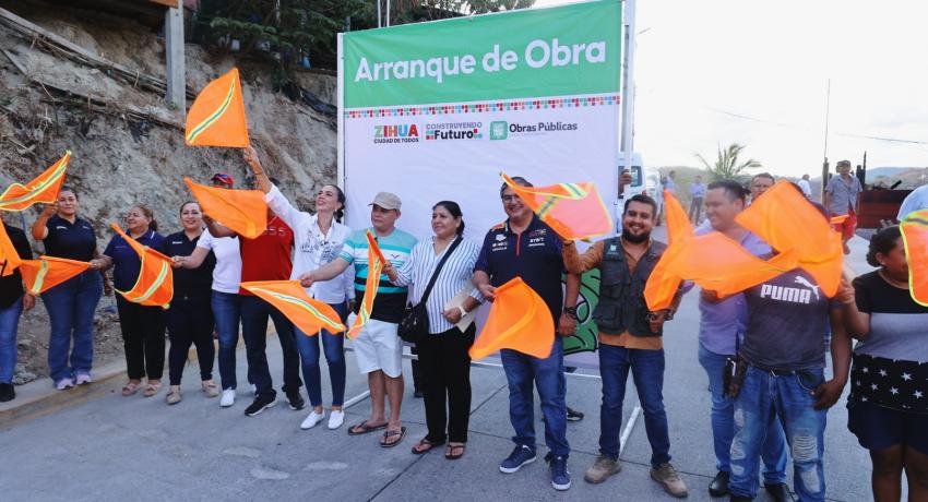Lizette Tapia Castro arranca obra en la colonia Planta Pesquera