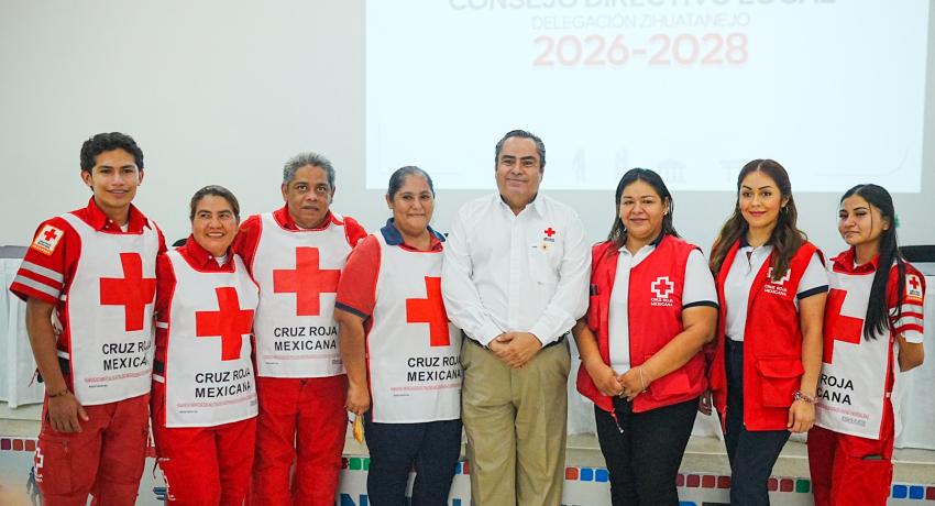 Toman protesta a la nueva mesa directiva de la Cruz Roja Zihuatanejo.