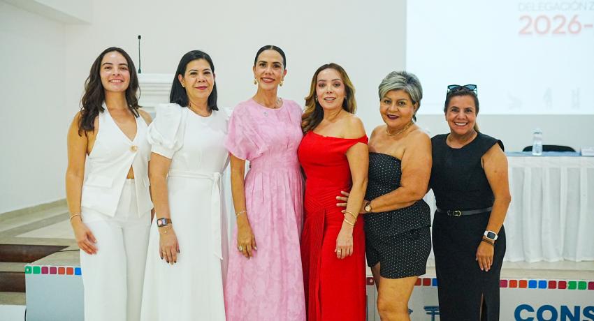 Toman protesta a la nueva mesa directiva de la Cruz Roja Zihuatanejo.