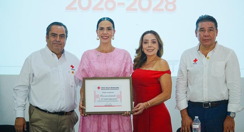 Toman protesta a la nueva mesa directiva de la Cruz Roja Zihuatanejo.
