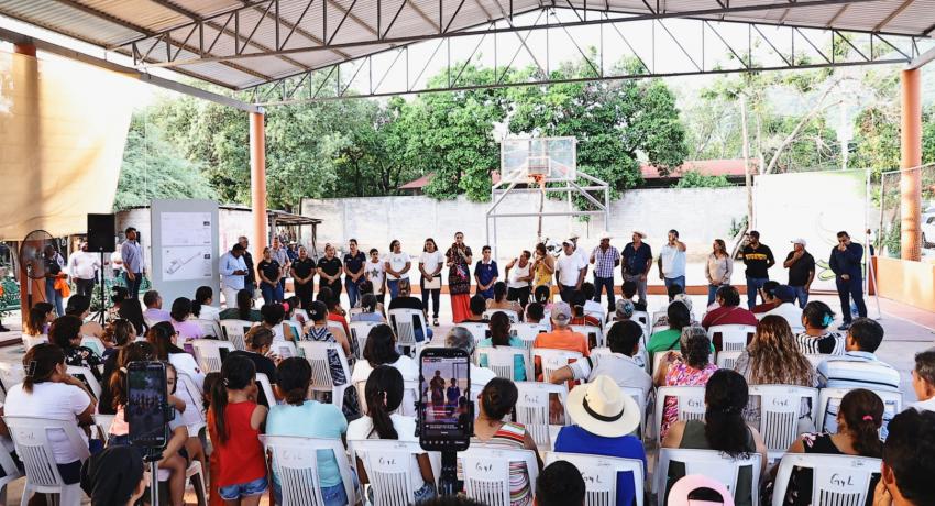 Lizette Tapia Castro lleva obras de beneficio a la comunidad de El Zarco