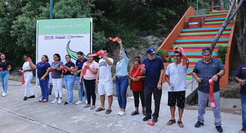 Lizette Tapia Castro entrega andador en la colonia Ampliación Presa 2