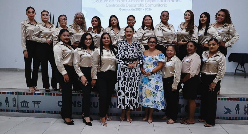 Lizette Tapia Castro encabezó la clausura del ciclo 2025-2026 de los Centros de Desarrollo Comunitario