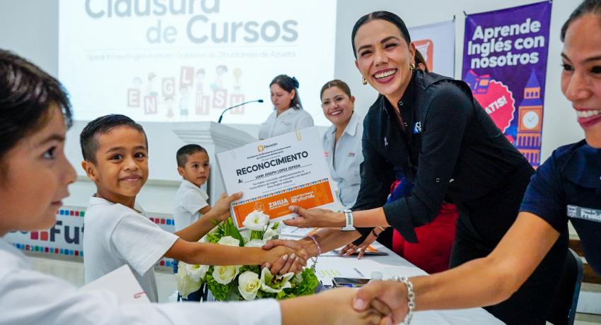 Clausuran curso de inglés básico para niñas y niños del municipio.