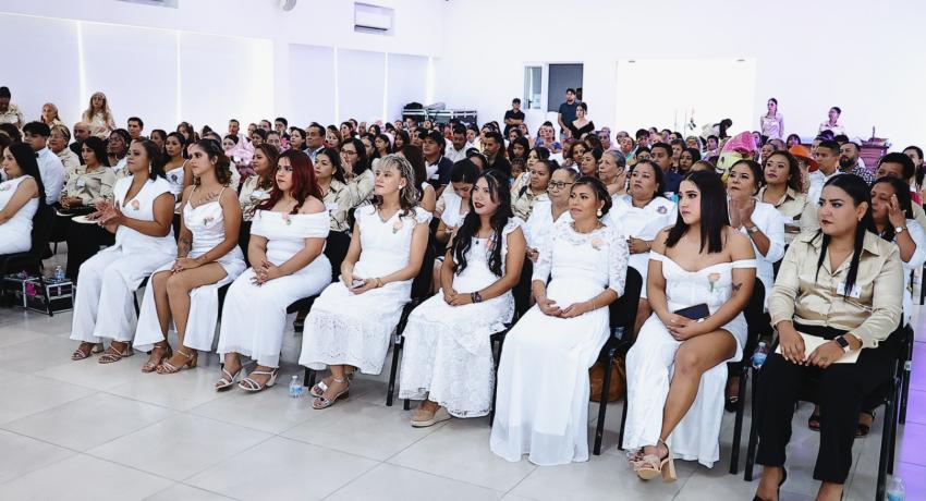 Lizette Tapia Castro encabezó la clausura del ciclo 2025-2026 de los Centros de Desarrollo Comunitario