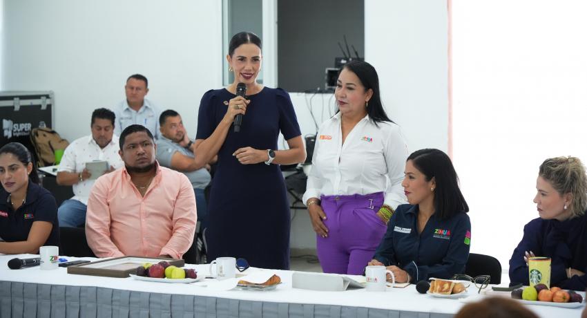 La presidenta municipal Lizette Tapia Castro recibió este jueves un reconocimiento por parte de la Secretaría de la Mujer del estado de Guerrero,