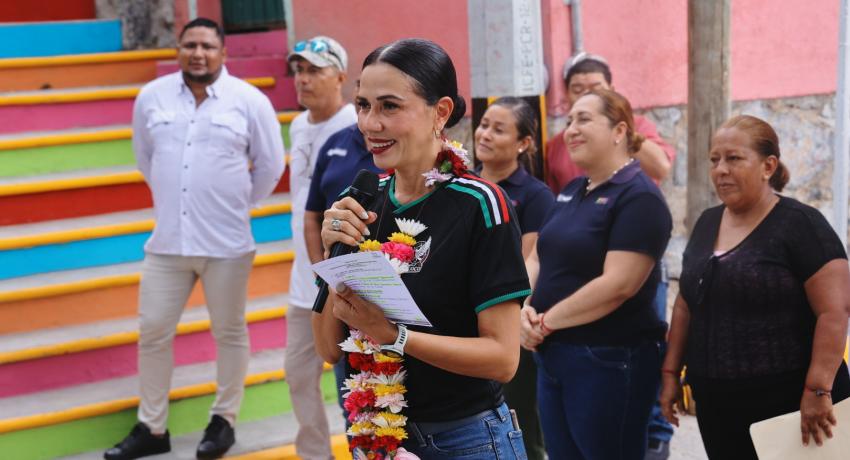 Lizette Tapia Castro entrega obra en la colonia Vista Hermosa