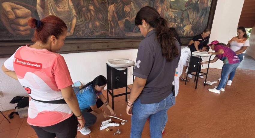 CAPAZ ofrece cursos de plomería básica para mujeres